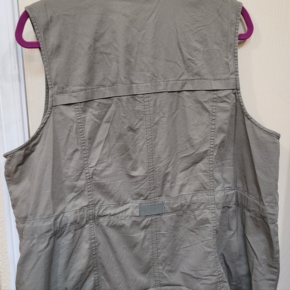 New olive green military style vest - Picture 4 of 4